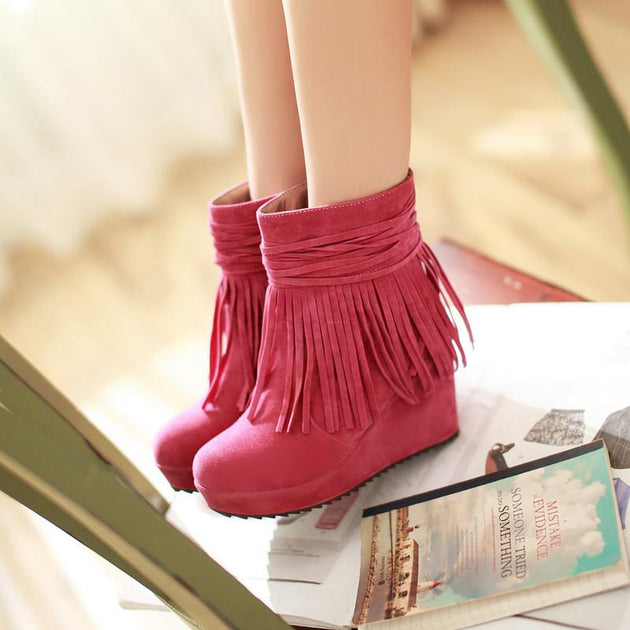 Women's Trendy Autumn/ Winter Slip-On Tassel Boot - TrendSettingFashions 