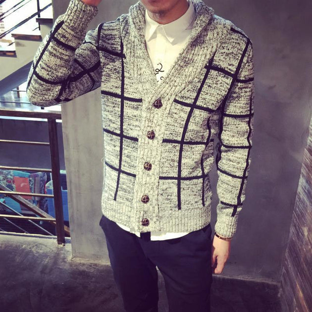 Men's Plaid V-Neck Wool Sweater - TrendSettingFashions 